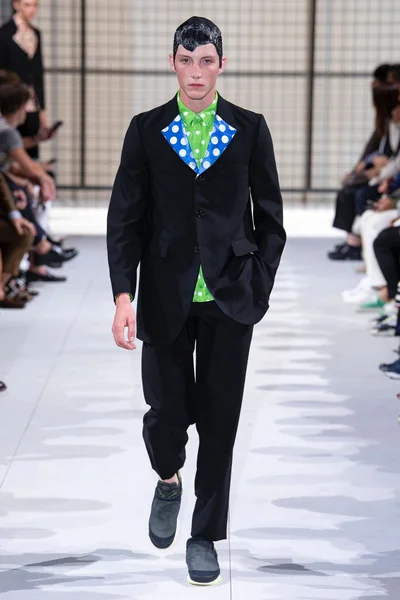 Look 32